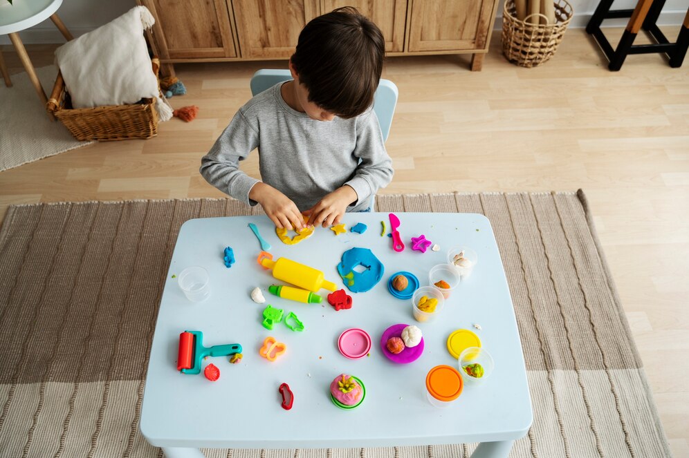 Zabawy sensoryczne dla maluchów: kreatywne sposoby na rozwijanie zmysłów